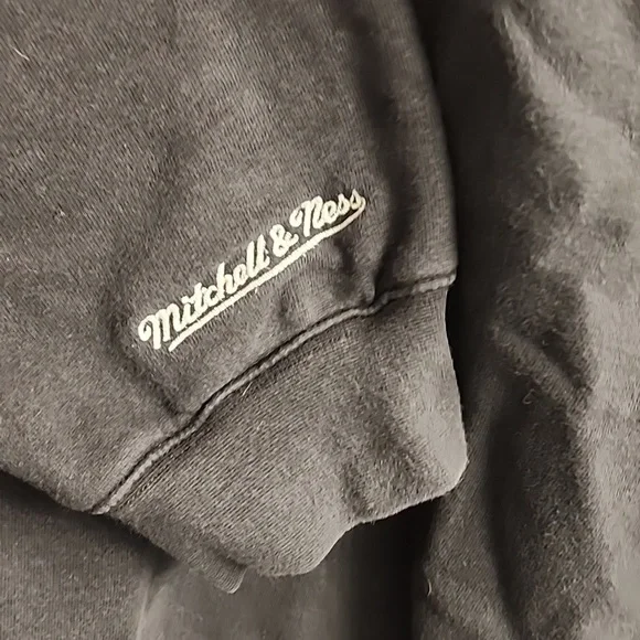 Sweatshirt - Picture 3 of 5